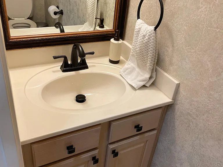 7433 Lake Micala Dr — Photo 32