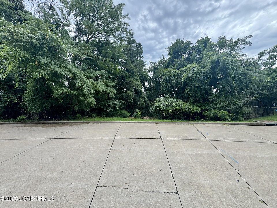 1st image of 1322 Gladstone Ct