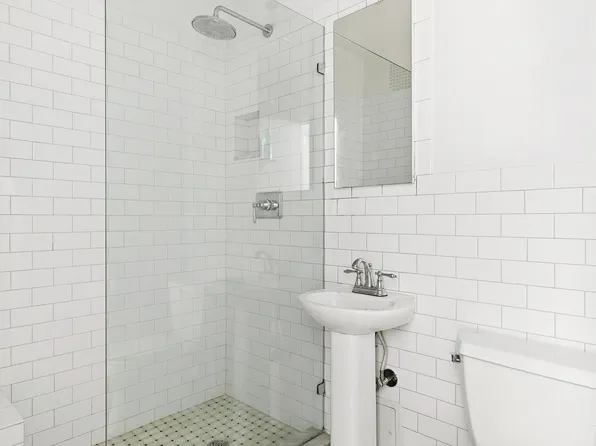 32 Downing Street image 3 of 4