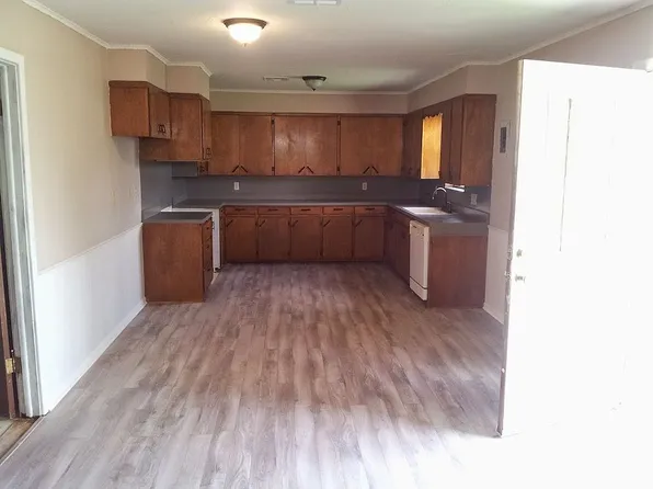 905 Halsey Dr, Elk City, OK 73644