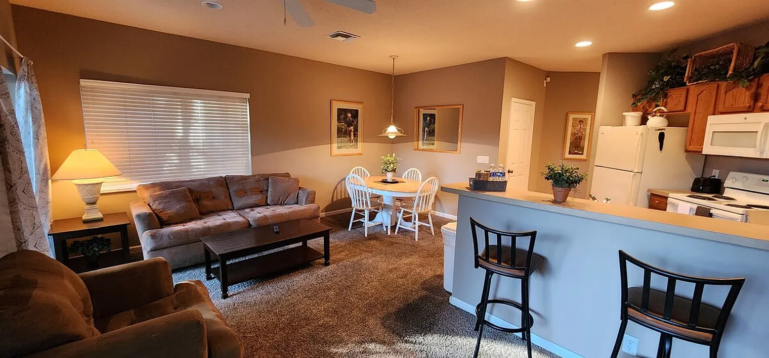 2 bed, 2.5 bath, $4,442 — Photo 3