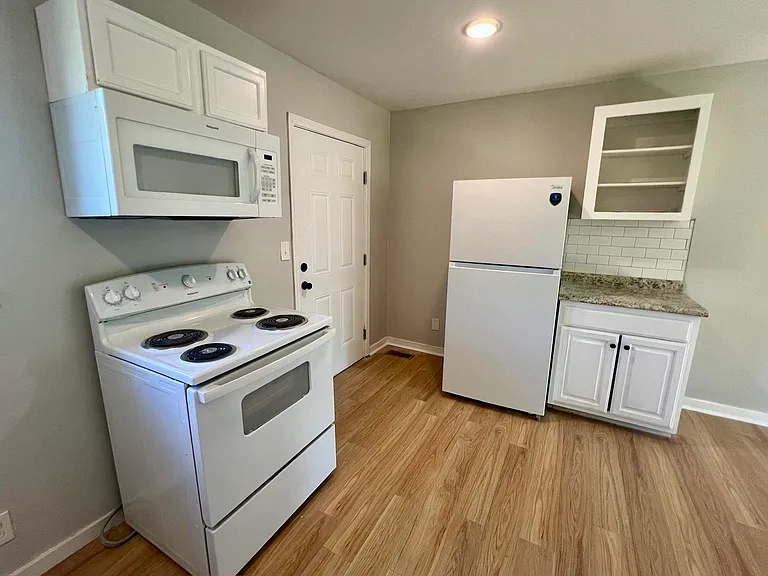 809 S Franklin St — Photo 15