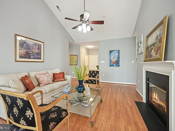 5th image of 4139 Fountainside Ln Unit 301