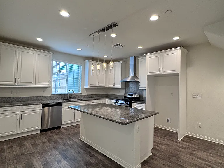 7572 Channel View St — Photo 15
