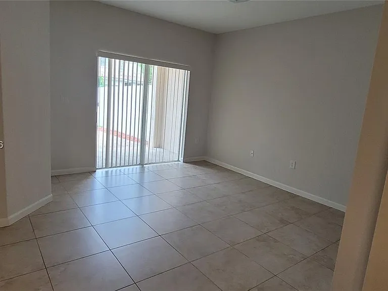27300 SW 140th Psge — Photo 8