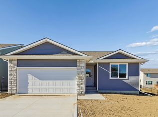 702 NE Oak Ridge Dr, Ankeny, IA 50021