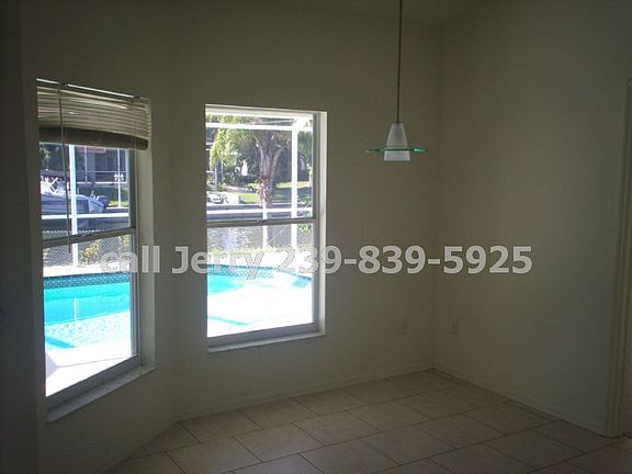 4th image of 4132 SW 19th Pl