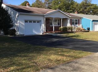 1 Fairfield Rd, Toms River, NJ 08757