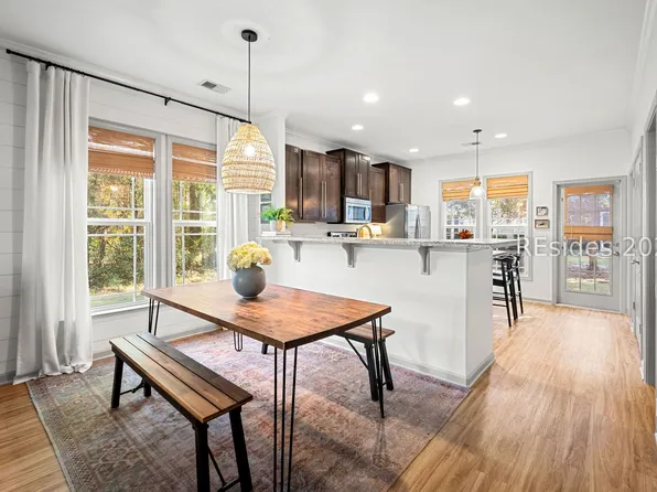 8 Moon Beam Ct, Bluffton, SC 29910