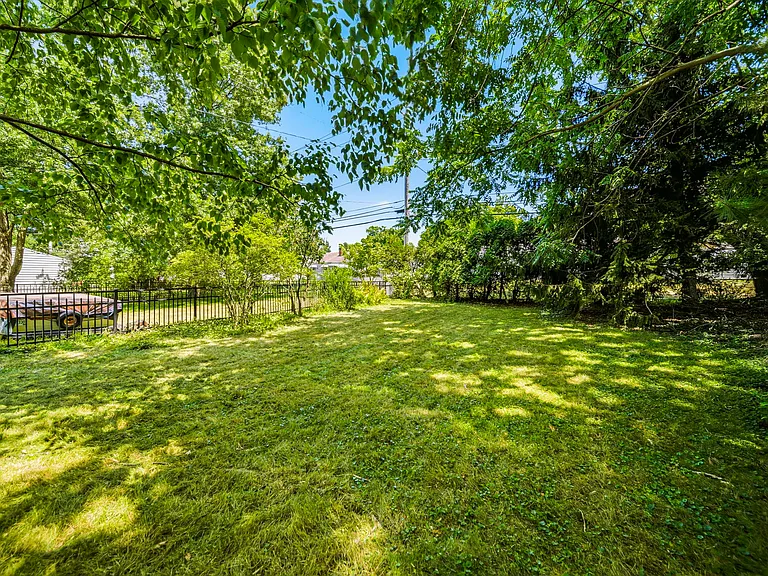 1307 Summit Dr — Photo 29