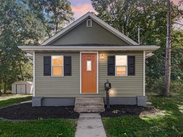 3717 Schneider St, Lake Station, IN 46405