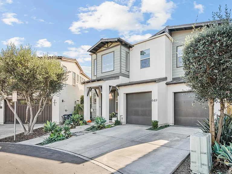 669 Calypso Pl — Photo 2