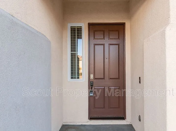 3 bed, 2.0 bath, 2024 sqft, $3,095 — Photo 3