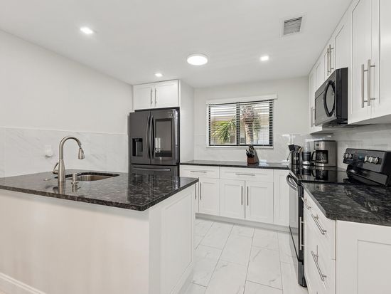 5340 Las Verdes Circle #322, Delray Beach, FL 33484