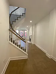 Rented by La Seven Inc.