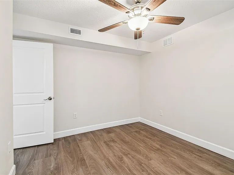 650 E Tarpon Ave #C1 — Photo 34