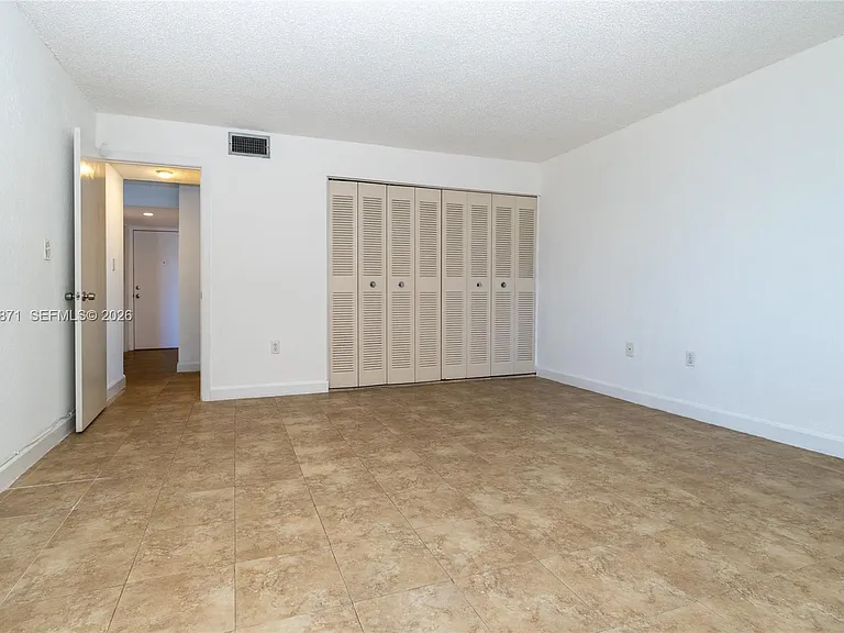 10500 SW 108th Ave #B414 — Photo 37