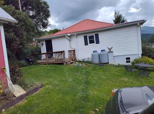 188 G St, Lansing, NC 28643