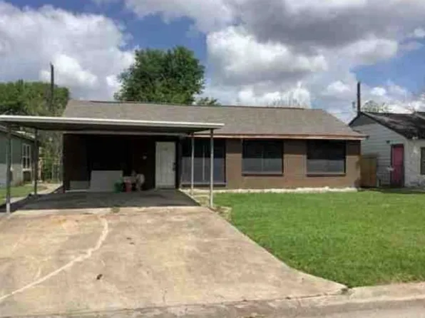 4721 Paradise Ln, Houston, TX 77048