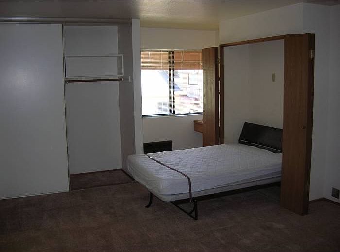 2nd image of 101 W Locust St APT 206