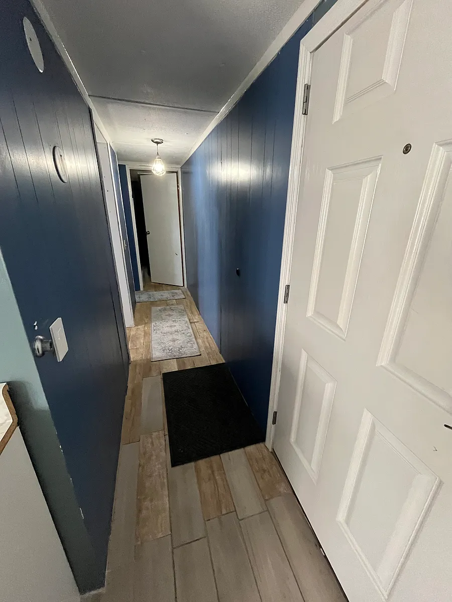 Building Photo - 413 Deer Ln #413A