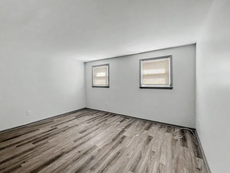 200 E Maple Ave — Photo 67