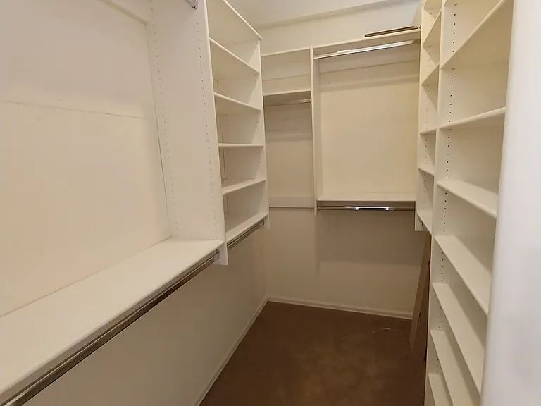 9786 Buckingham Ct — Photo 24