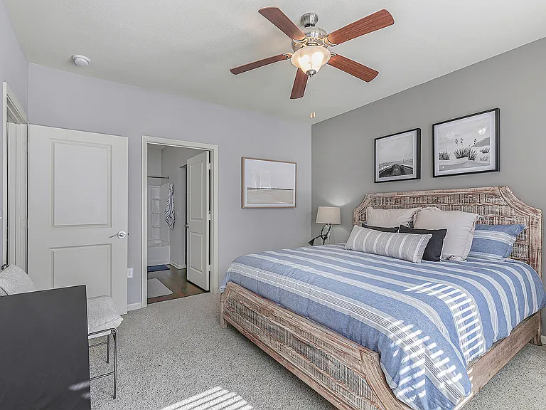 Village West — Photo 17