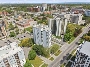 2345 Confederation Pkwy #1103, Mississauga, ON L5B 2H3