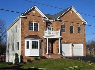 2396 Hurst St, Falls Church, VA 22043