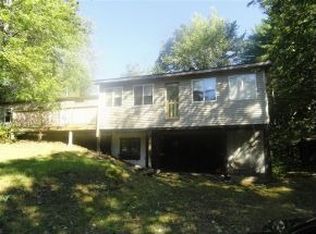 381 Pleasant St, Epping, NH 03042
