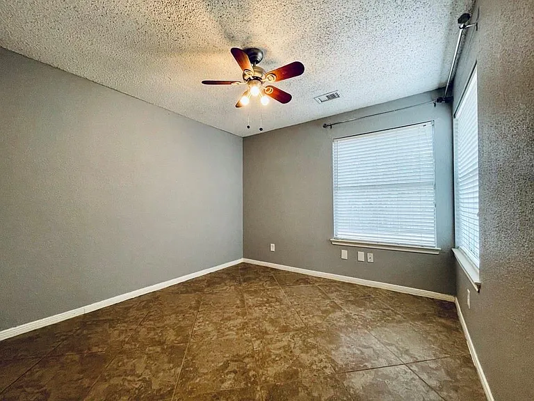 2910 Pioneer Pass — Photo 25