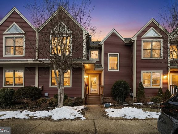 3rd image of 734 Belle Field Rd #98