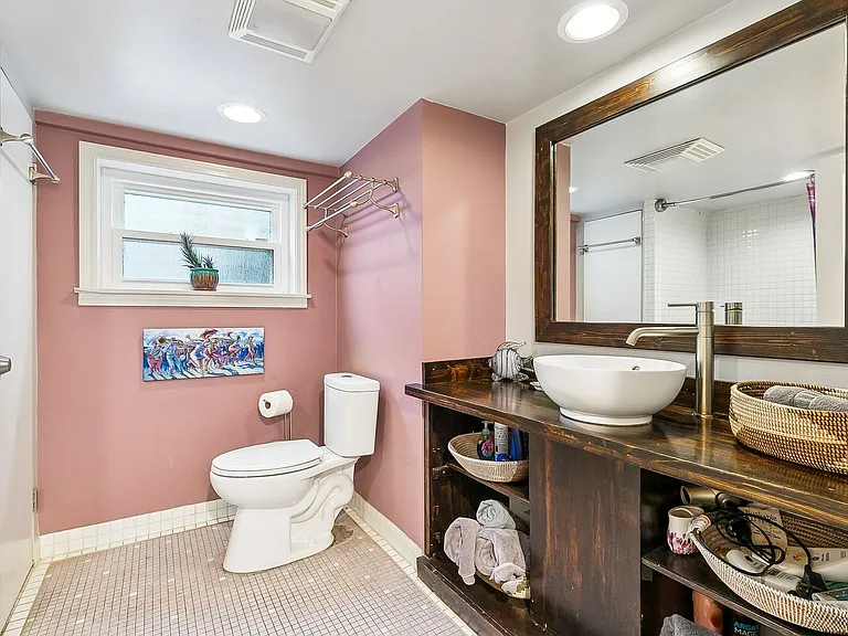1904 Laharpe St #1904 — Photo 12