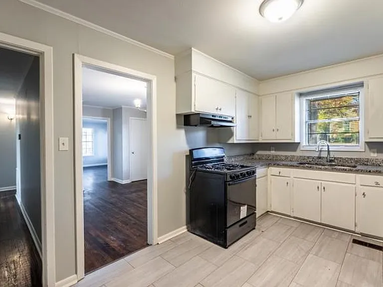 3615 W Capitol Ave — Photo 6