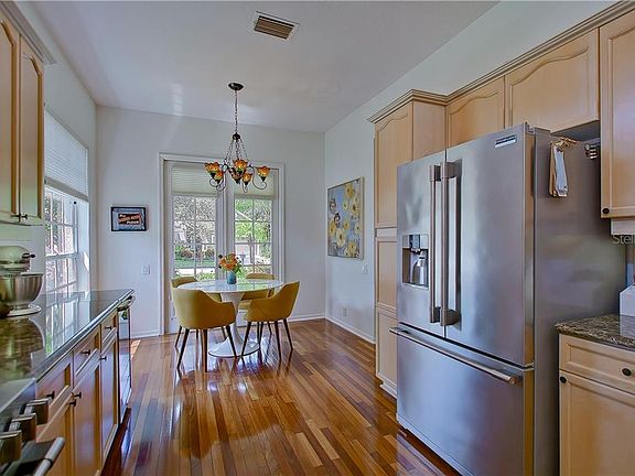 5th image of 10407 Edgefield Pl