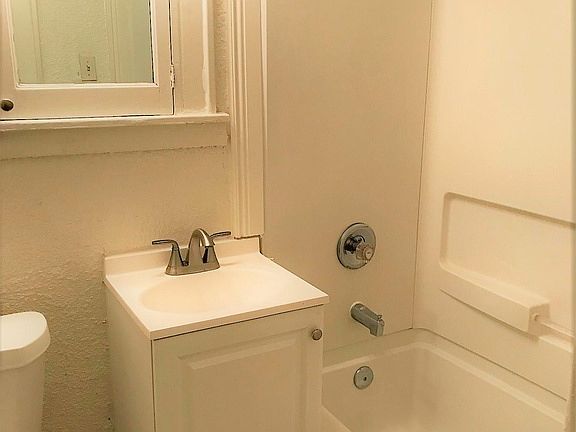 5th image of 4400 Jarboe St APT 106