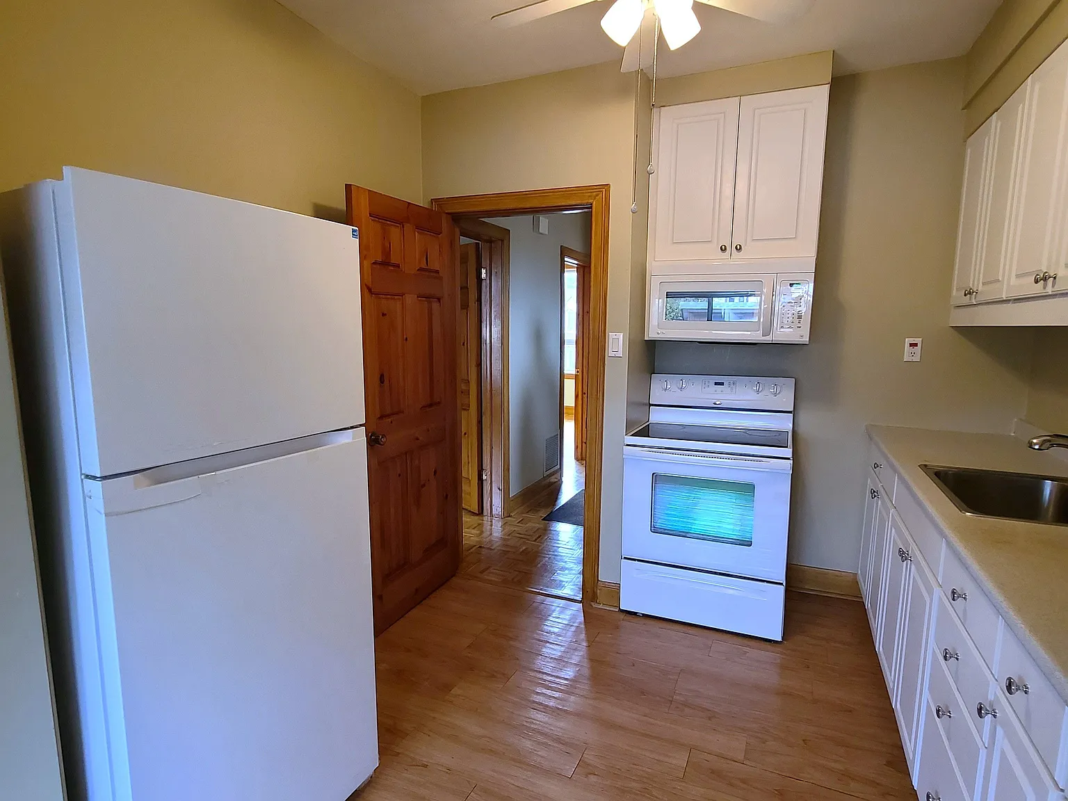 2 bed, $2,000 — Photo 4