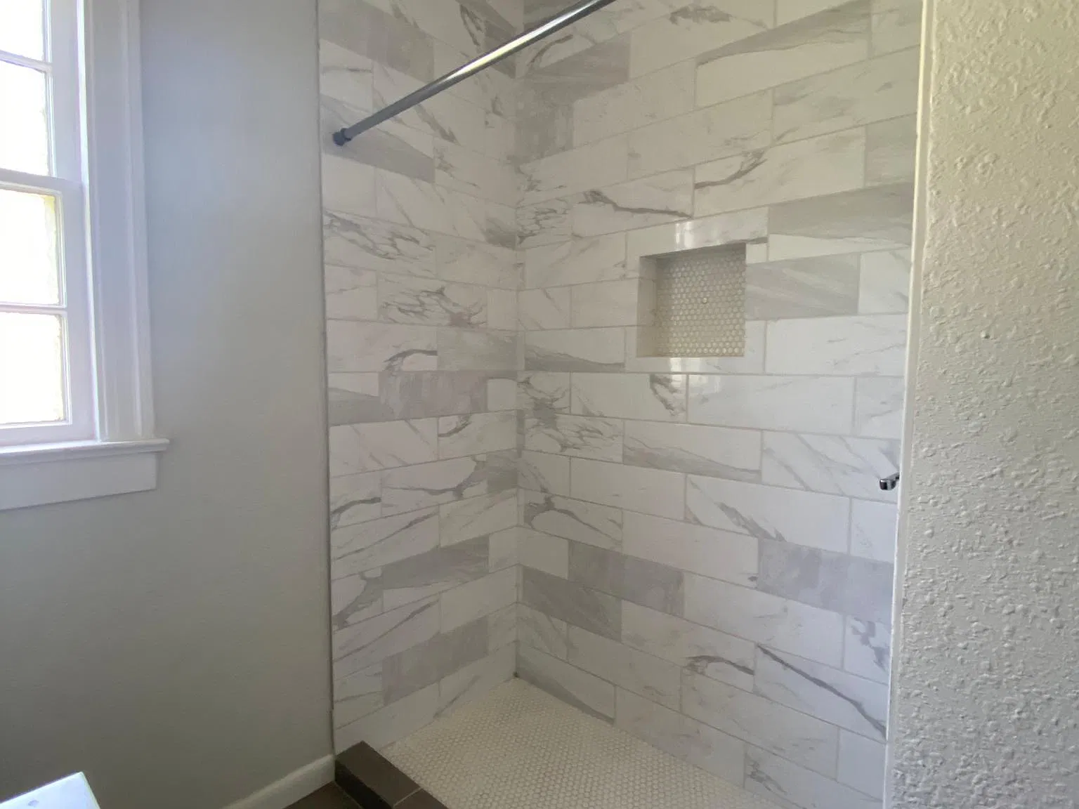 5 bed, 1789 sqft, $5,980 — Photo 4