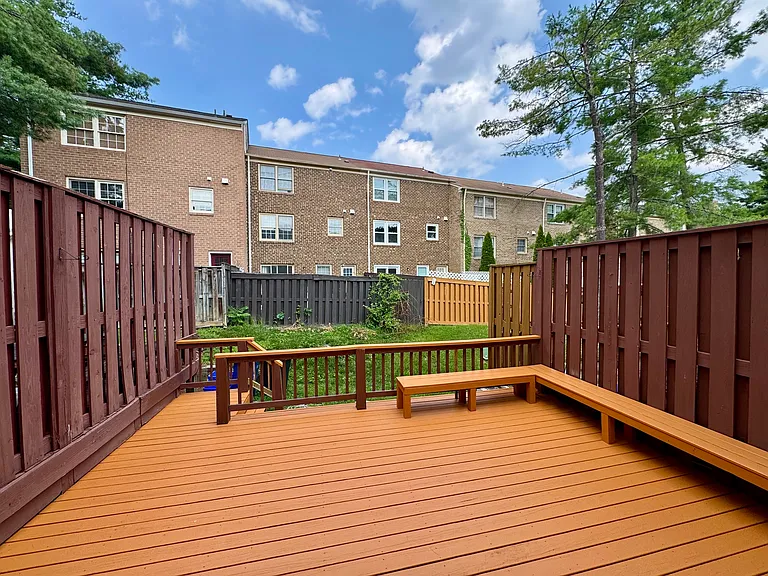 17 Hickory Hill Ct — Photo 3