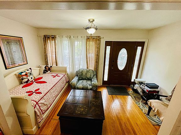 4th image of 8963 219th St