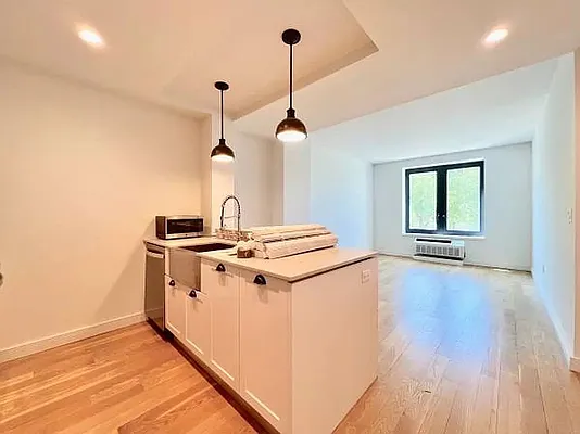 Rented by Zjama Realty Corp | media 3