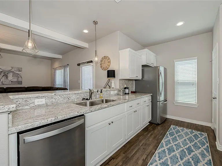 503 Hayes Ln — Photo 7