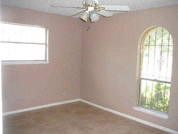 5th image of 5901 Knotty Oaks Trl