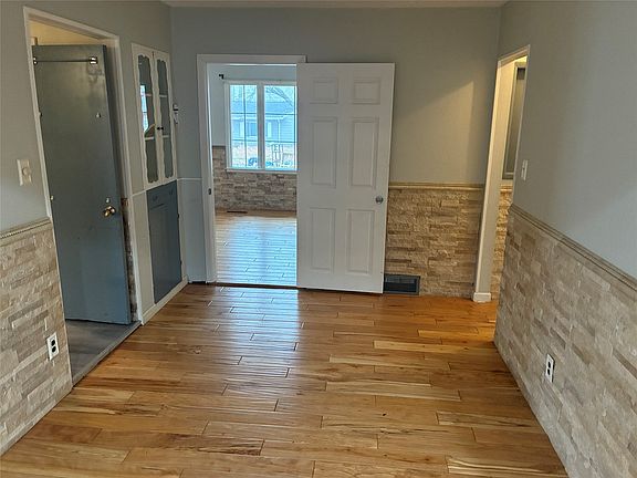 4th image of 4106 53rd St