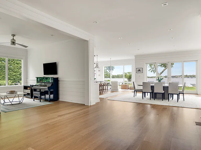 82 Harbor Dr — Photo 11