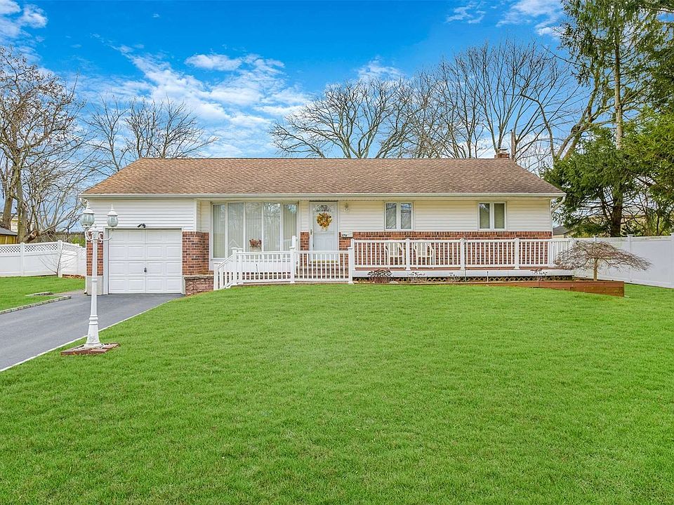 370 Townline Road, Commack, NY 11725 Zillow