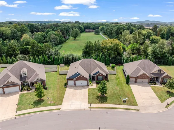 1012 Webbs Retreat Ln, Murfreesboro, TN 37128