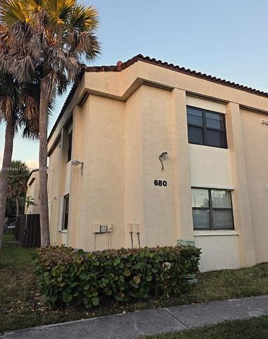 1st image of 101-3-680 W Park Dr #1013