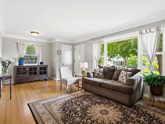 3rd image of 6026 James Ave S